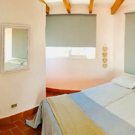 Marebello House Americas 아파트 아로나